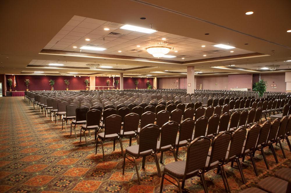 Decatur Conference Center And Hotel Exterior photo