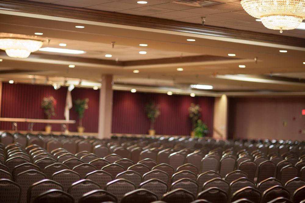 Decatur Conference Center And Hotel Exterior photo